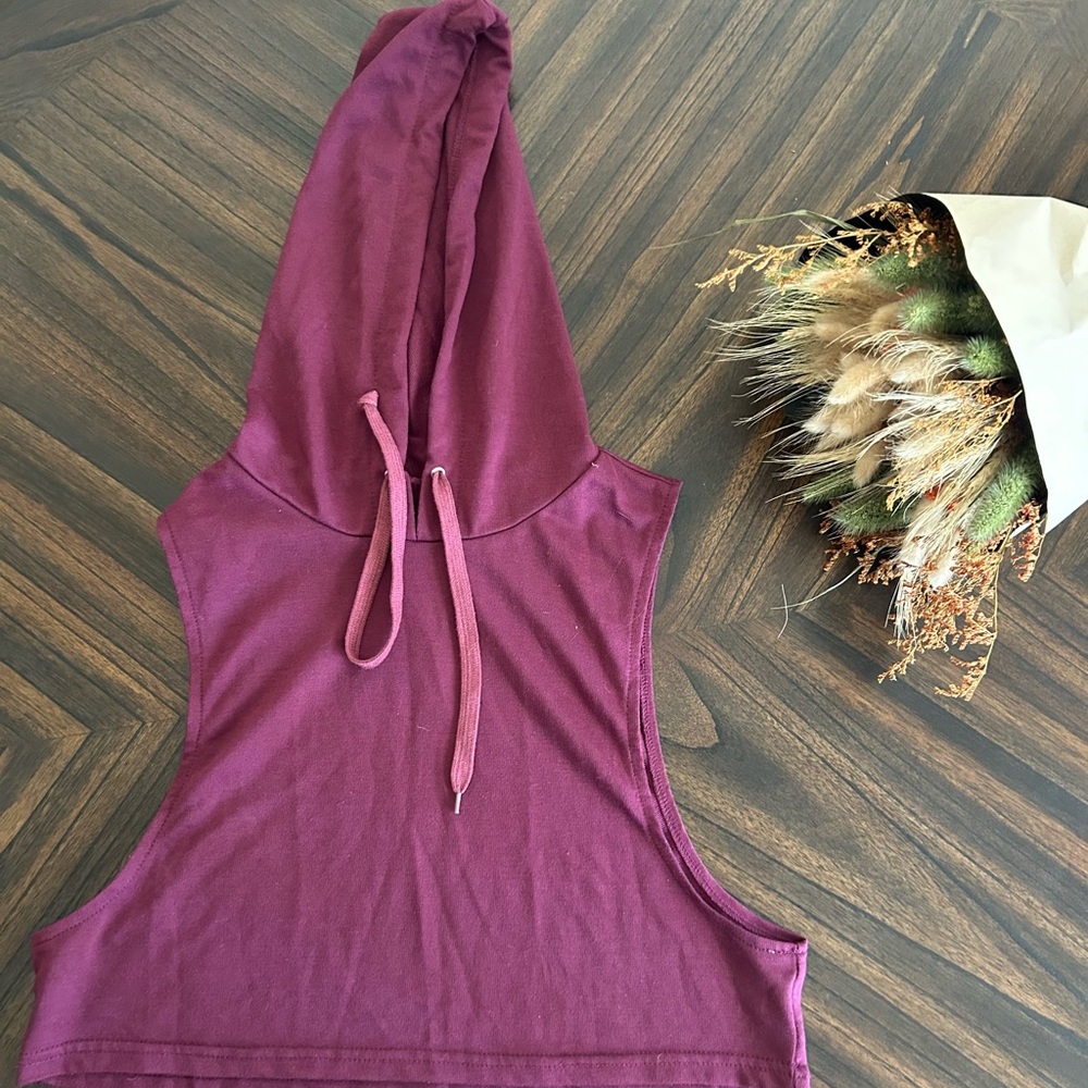 Women's Sleeveless Hooded Top Bundle - White and Burgandy